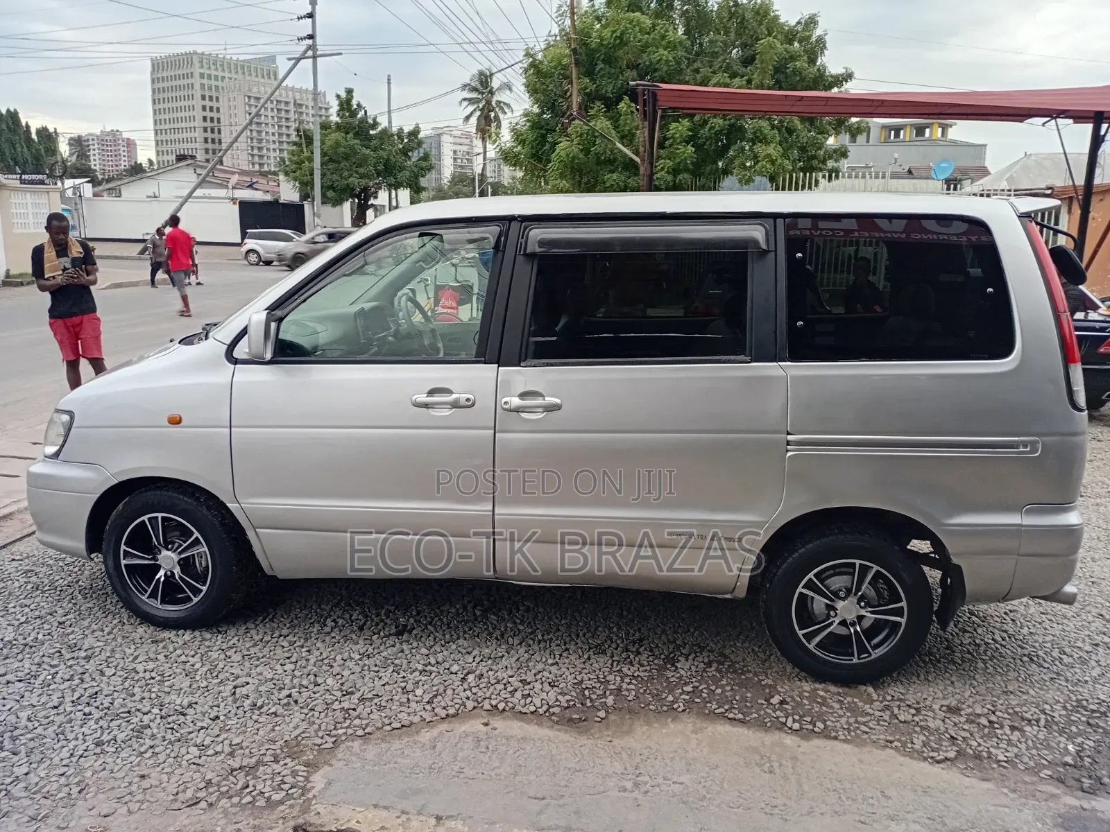 Toyota Noah 2001 Silver