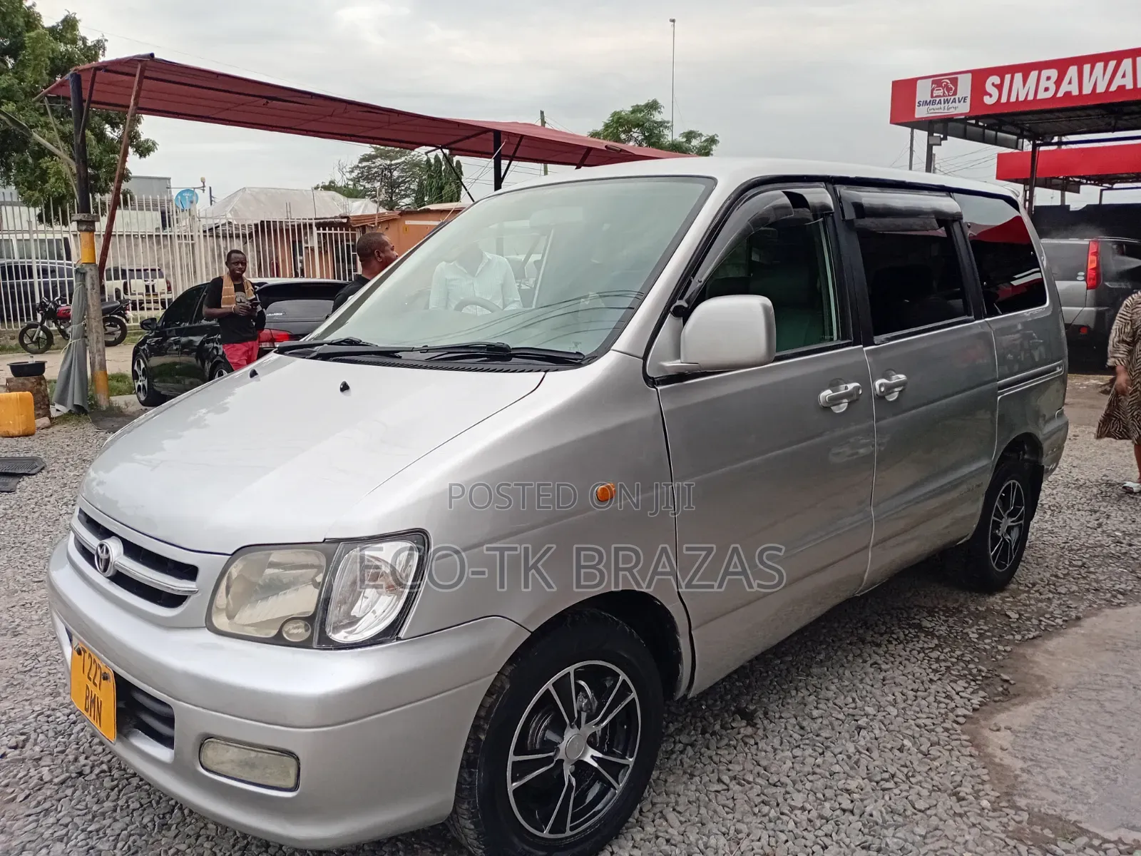 Toyota Noah 2001 Silver