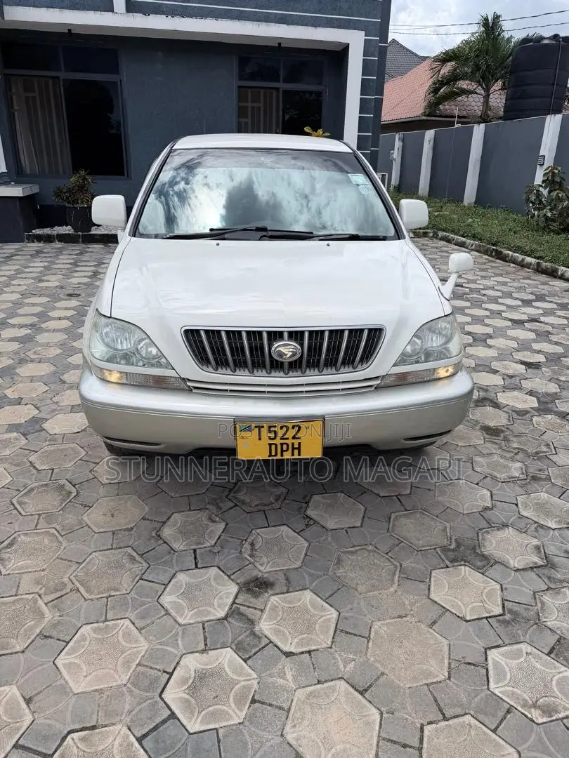 Toyota Harrier 2004 White