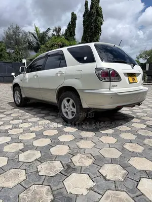 Toyota Harrier 2004 White