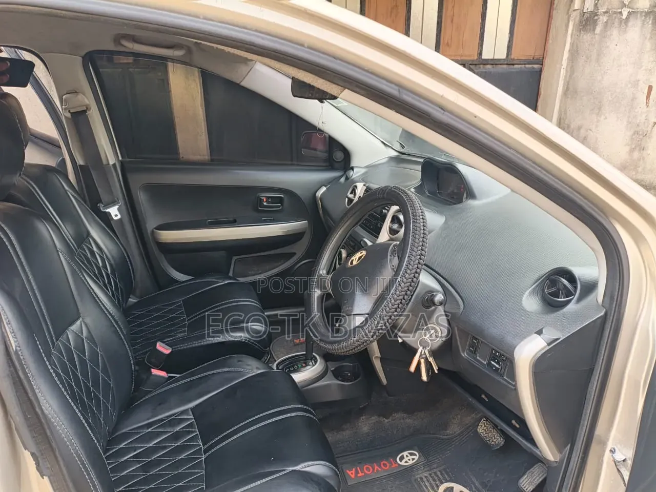 Toyota IST 2005 Beige