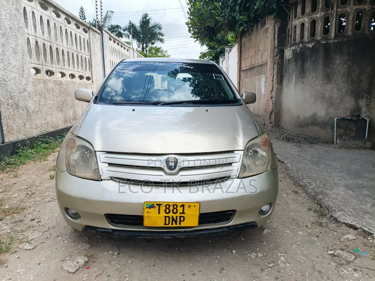 Toyota IST 2005 Beige