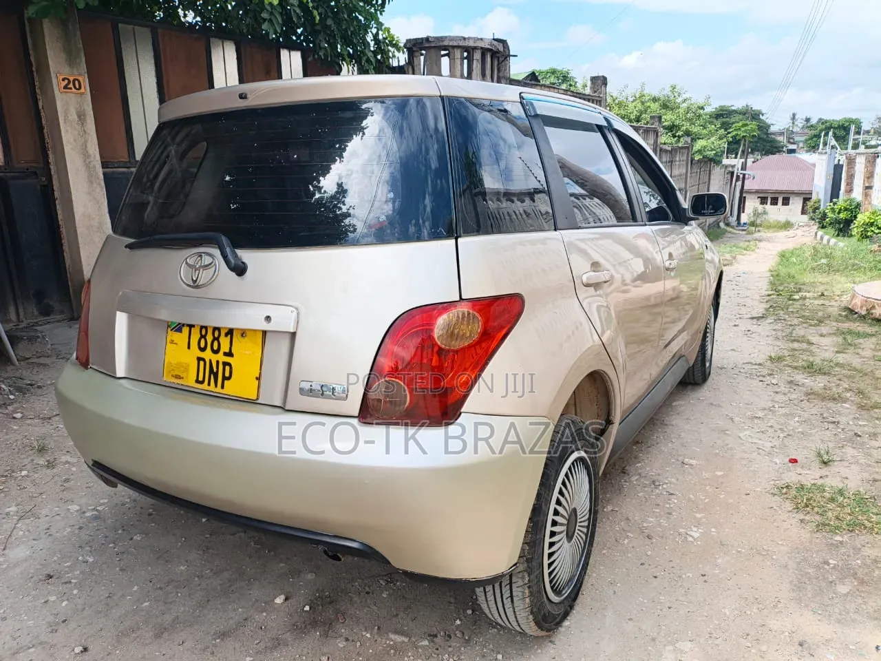 Toyota IST 2005 Beige