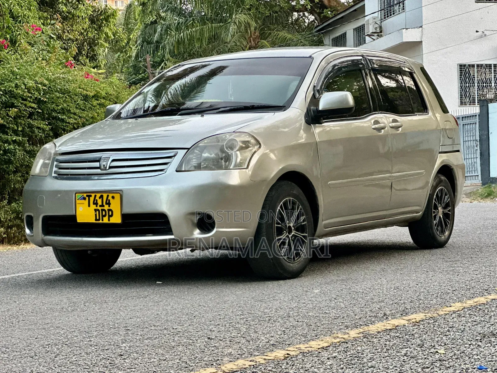 Toyota Raum 2005 Silver