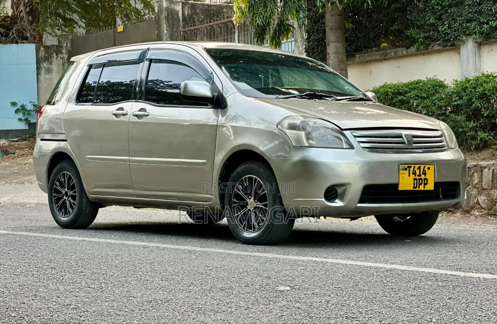 Toyota Raum 2005 Silver