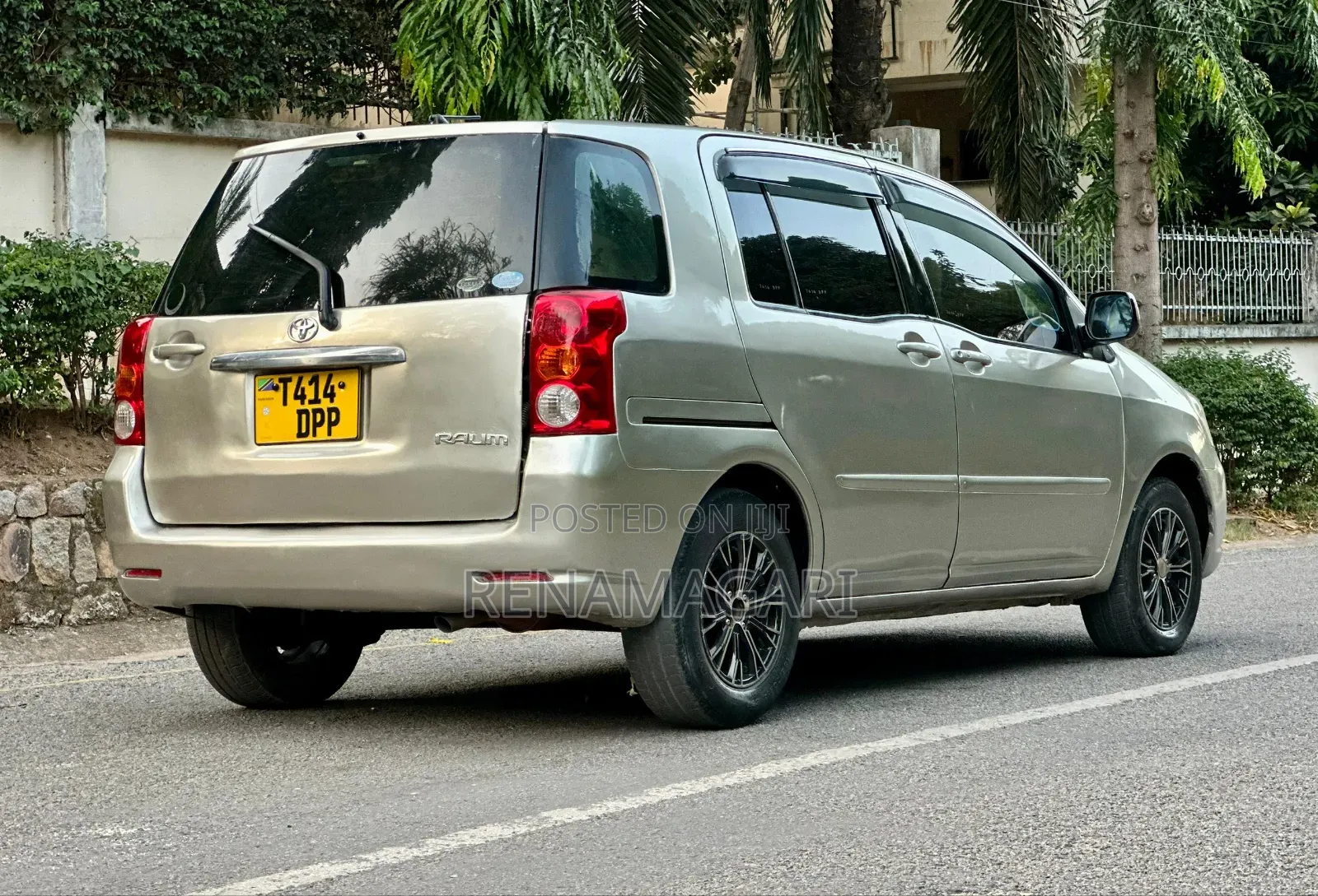 Toyota Raum 2005 Silver