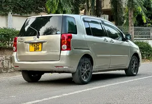 Toyota Raum 2005 Silver