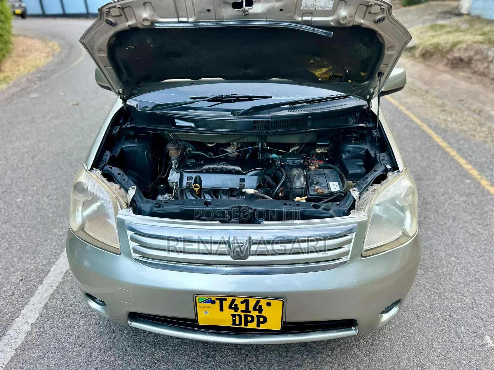 Toyota Raum 2005 Silver