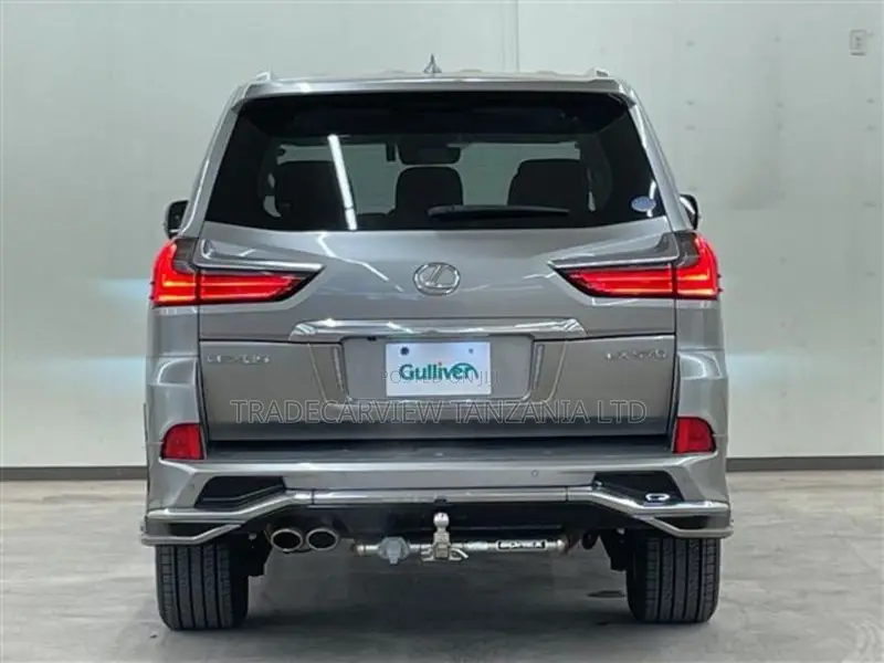 Lexus LX 2019 Silver