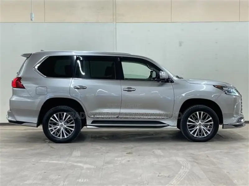 Lexus LX 2019 Silver