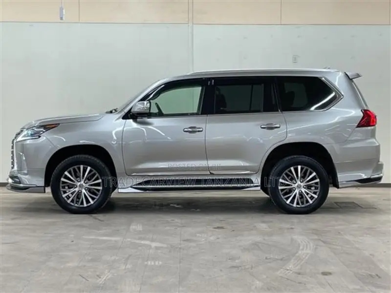 Lexus LX 2019 Silver