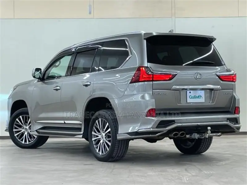 Lexus LX 2019 Silver