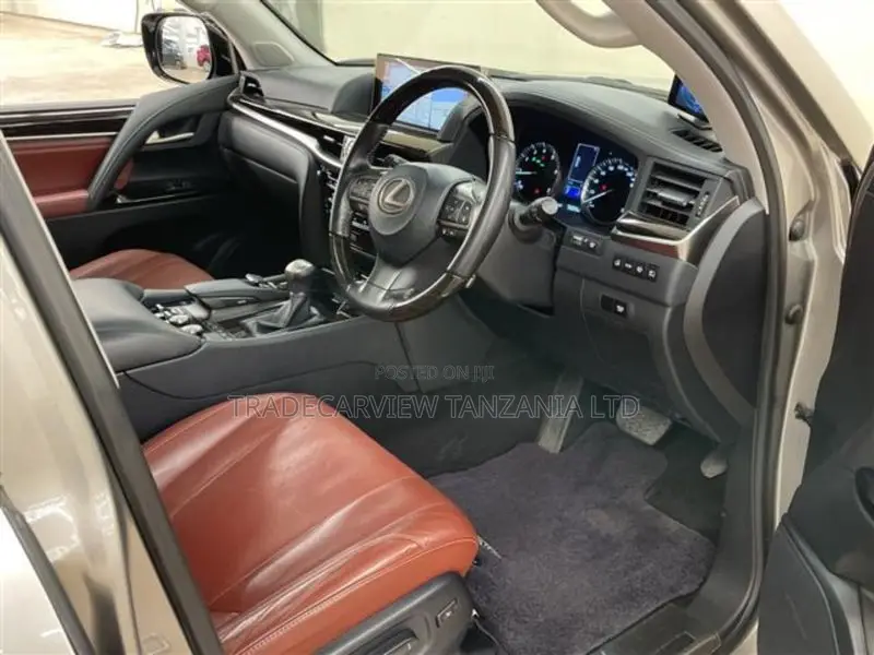 Lexus LX 2019 Silver
