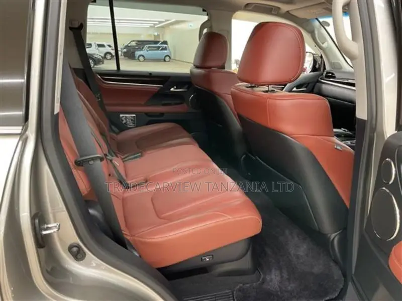 Lexus LX 2019 Silver