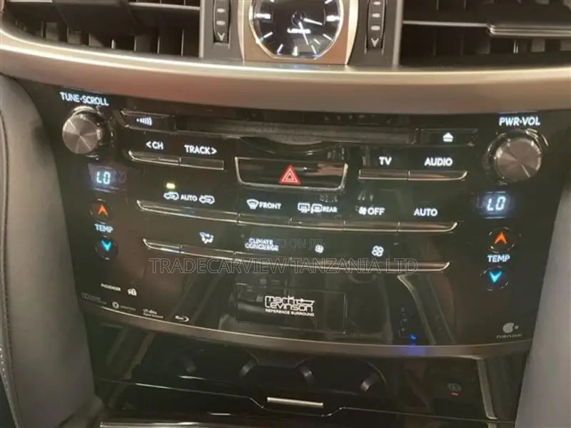 Lexus LX 2019 Silver