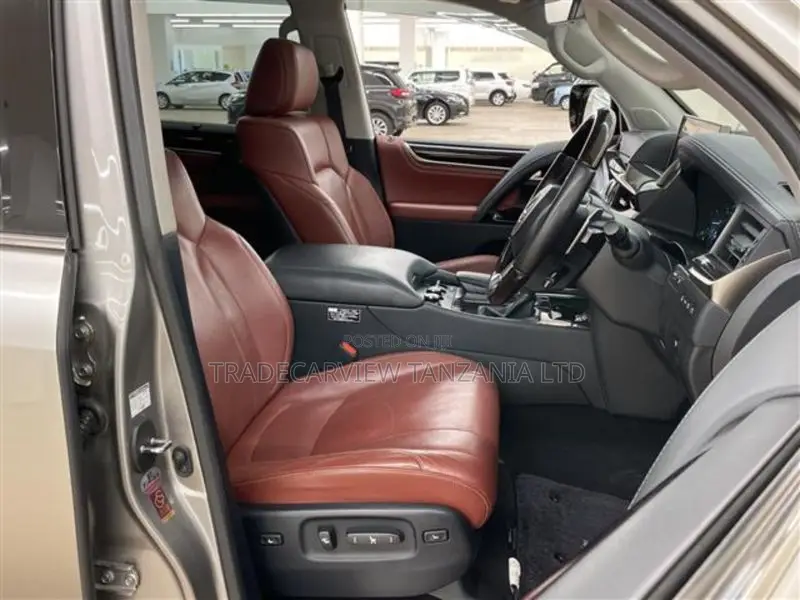 Lexus LX 2019 Silver