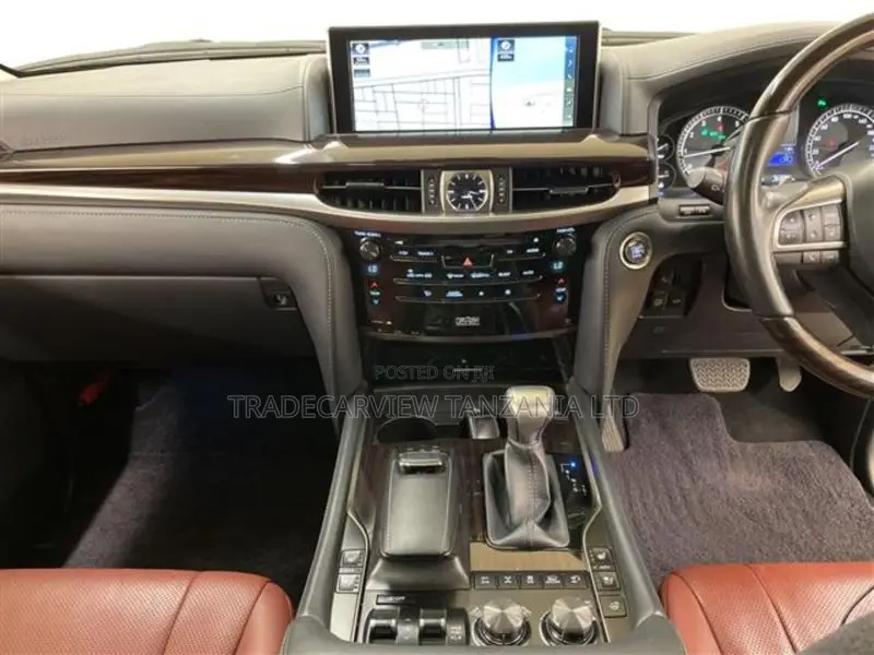 Lexus LX 2019 Silver