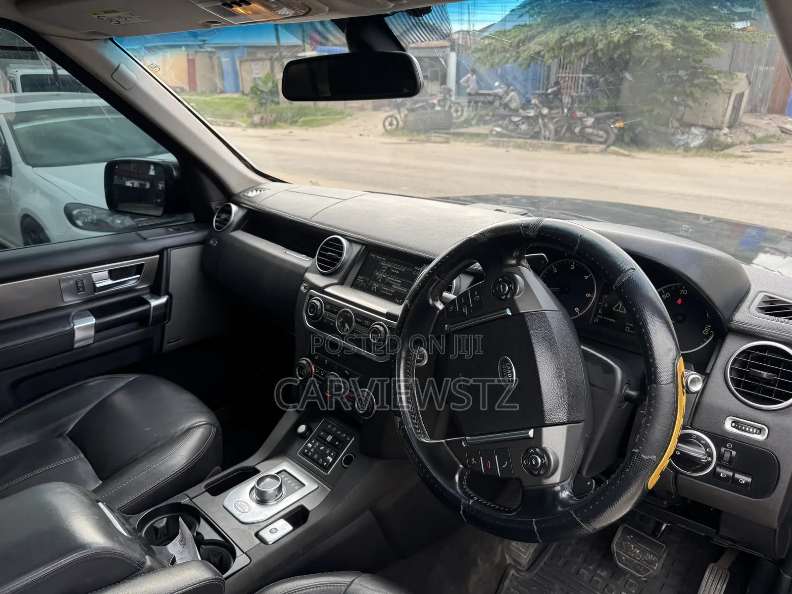 Land Rover Discovery 2013