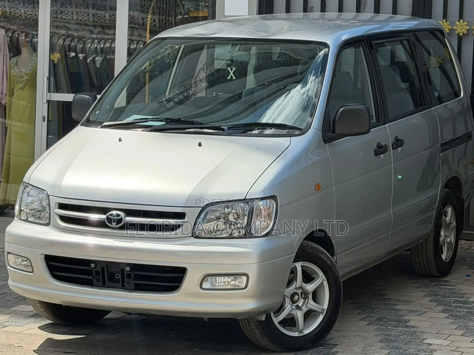 Toyota Noah 2001