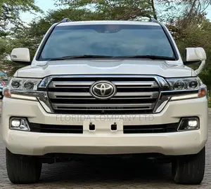 Toyota Land Cruiser 2016 White