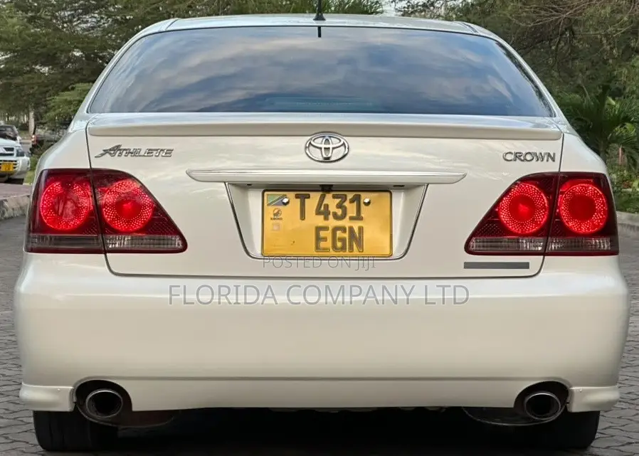 Toyota Crown 2006 White