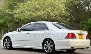 Toyota Crown 2006 White