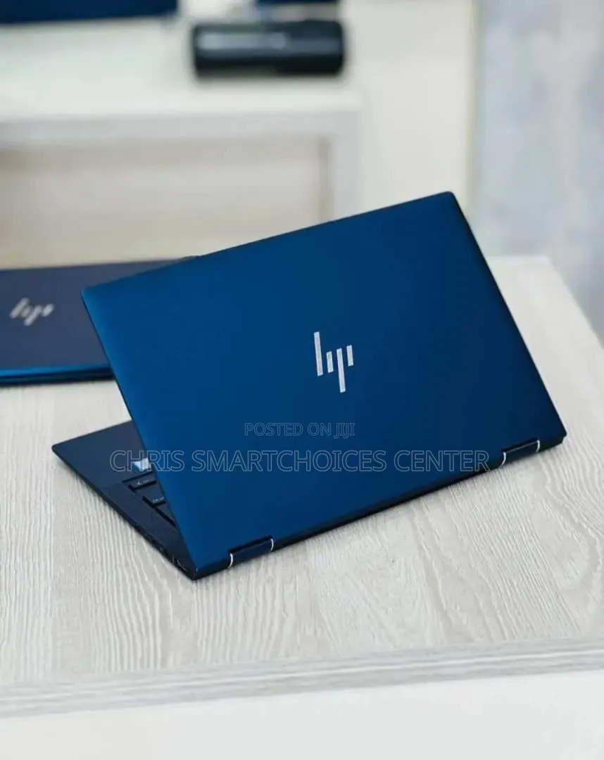 New Laptop HP Dragonfly Folio 8GB Intel Core i5 SSD 256GB