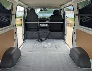 Toyota HiAce 2016 White