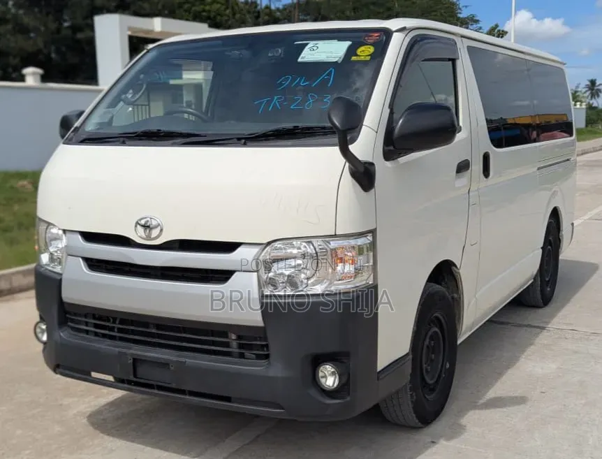 Toyota HiAce 2016 White