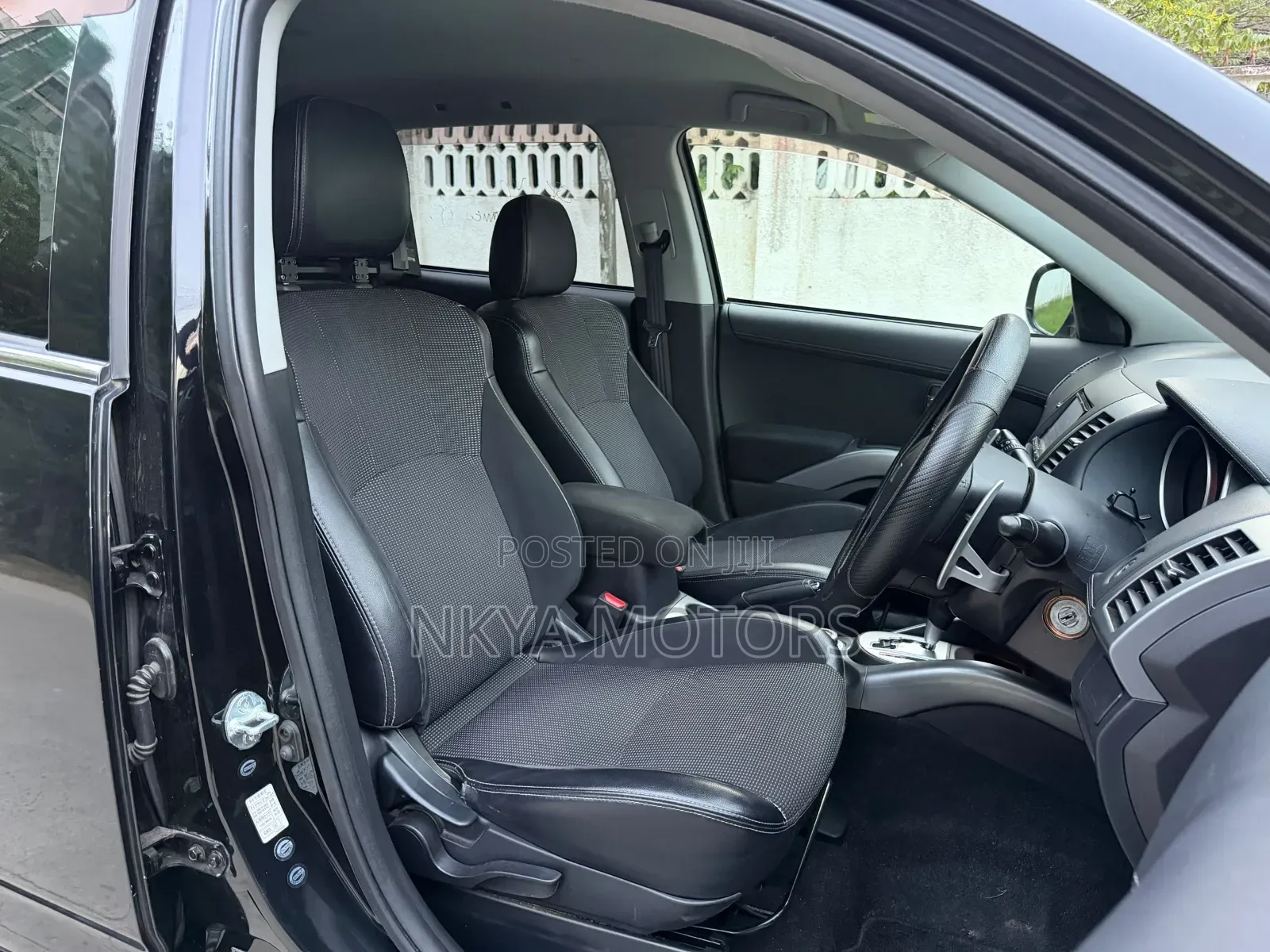 Mitsubishi Outlander 2011 Black