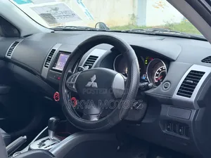 Mitsubishi Outlander 2011 Black