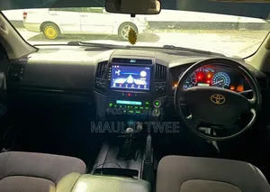 Toyota Land Cruiser 2008 White