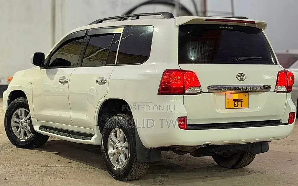 Toyota Land Cruiser 2008 White