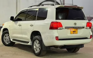 Toyota Land Cruiser 2008 White