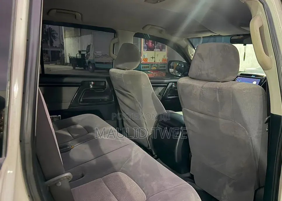 Toyota Land Cruiser 2008 White
