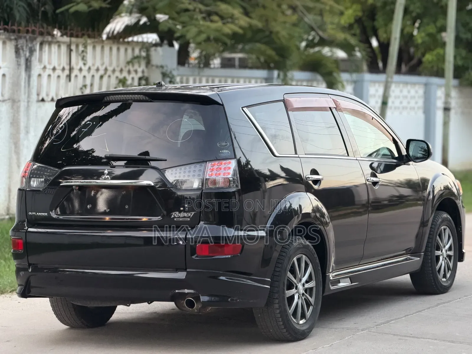 Mitsubishi Outlander 2011 Black
