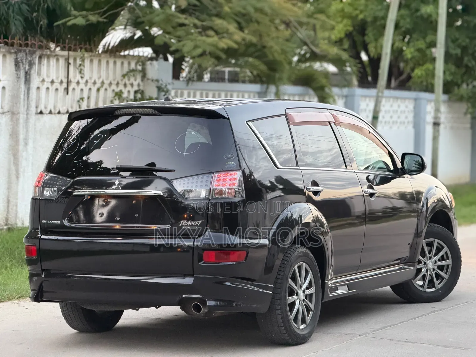 Mitsubishi Outlander 2011 Black