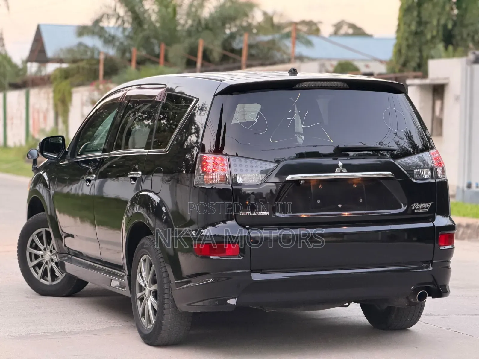 Mitsubishi Outlander 2011 Black