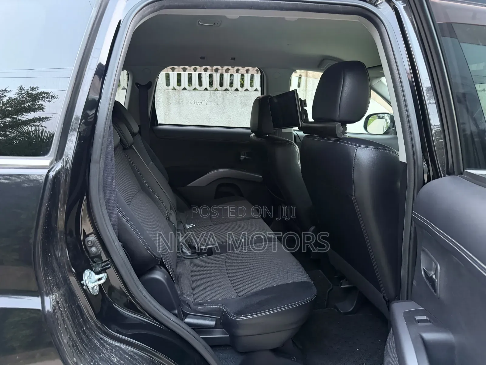 Mitsubishi Outlander 2011 Black
