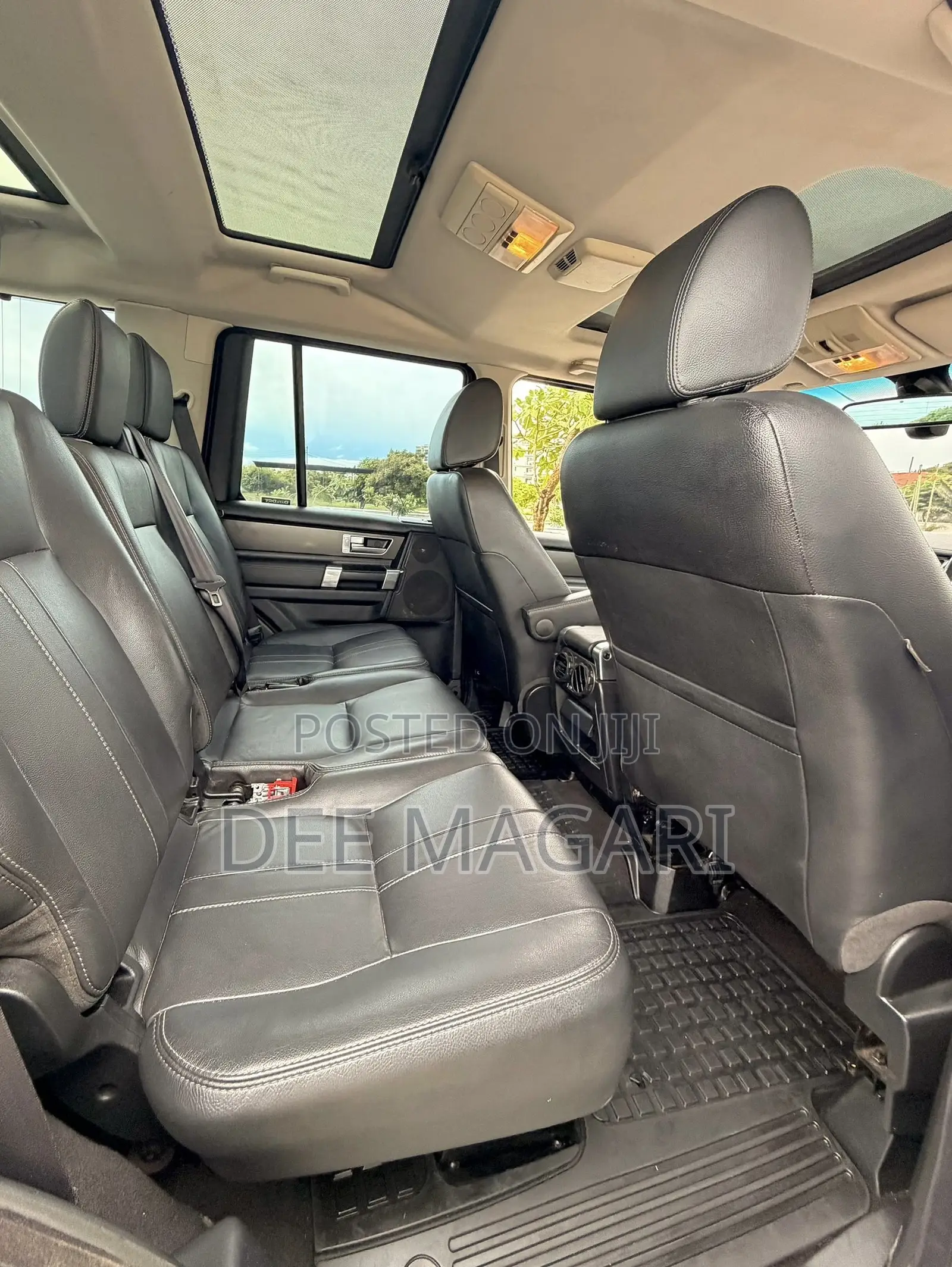 Land Rover Discovery 2012 White