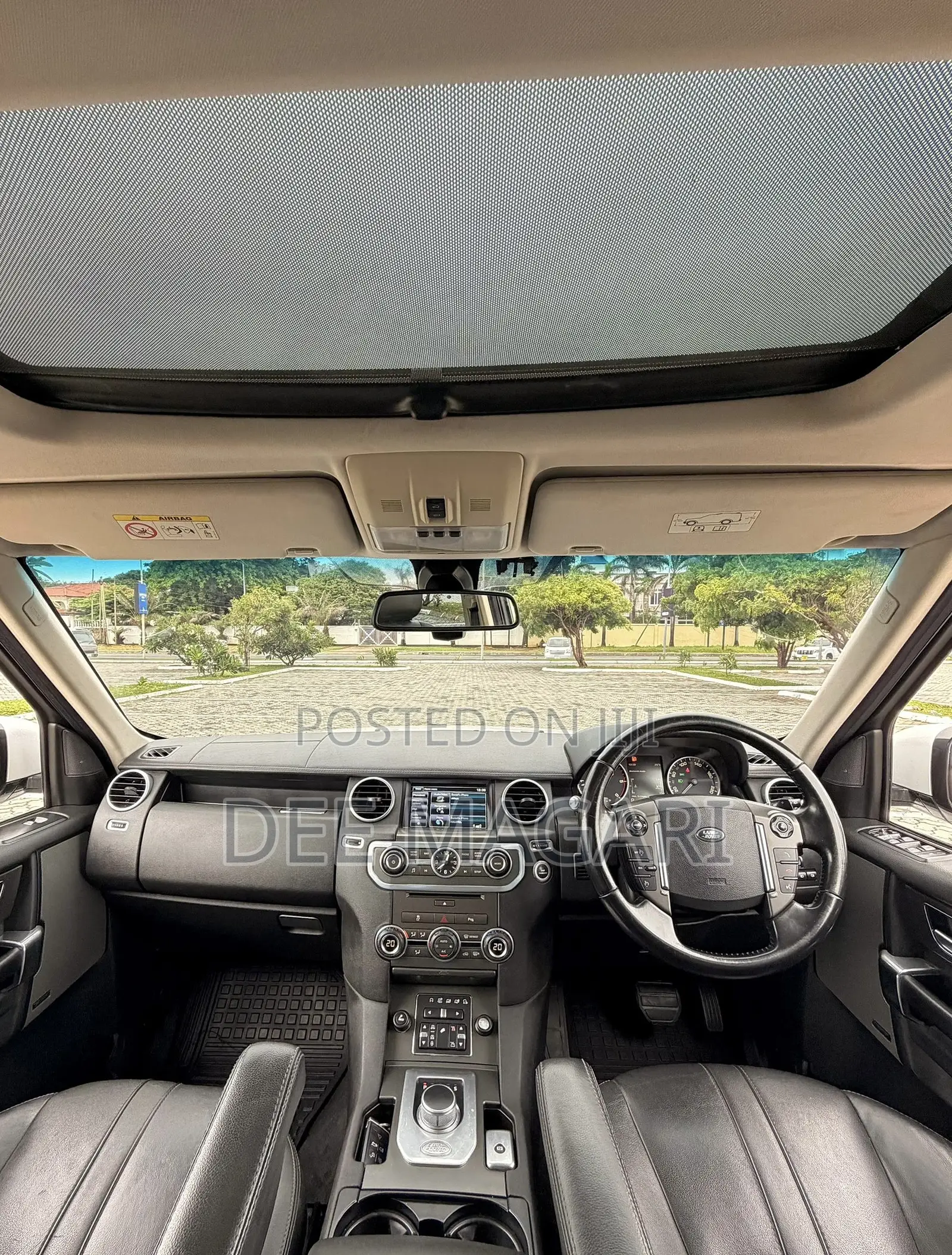Land Rover Discovery 2012 White