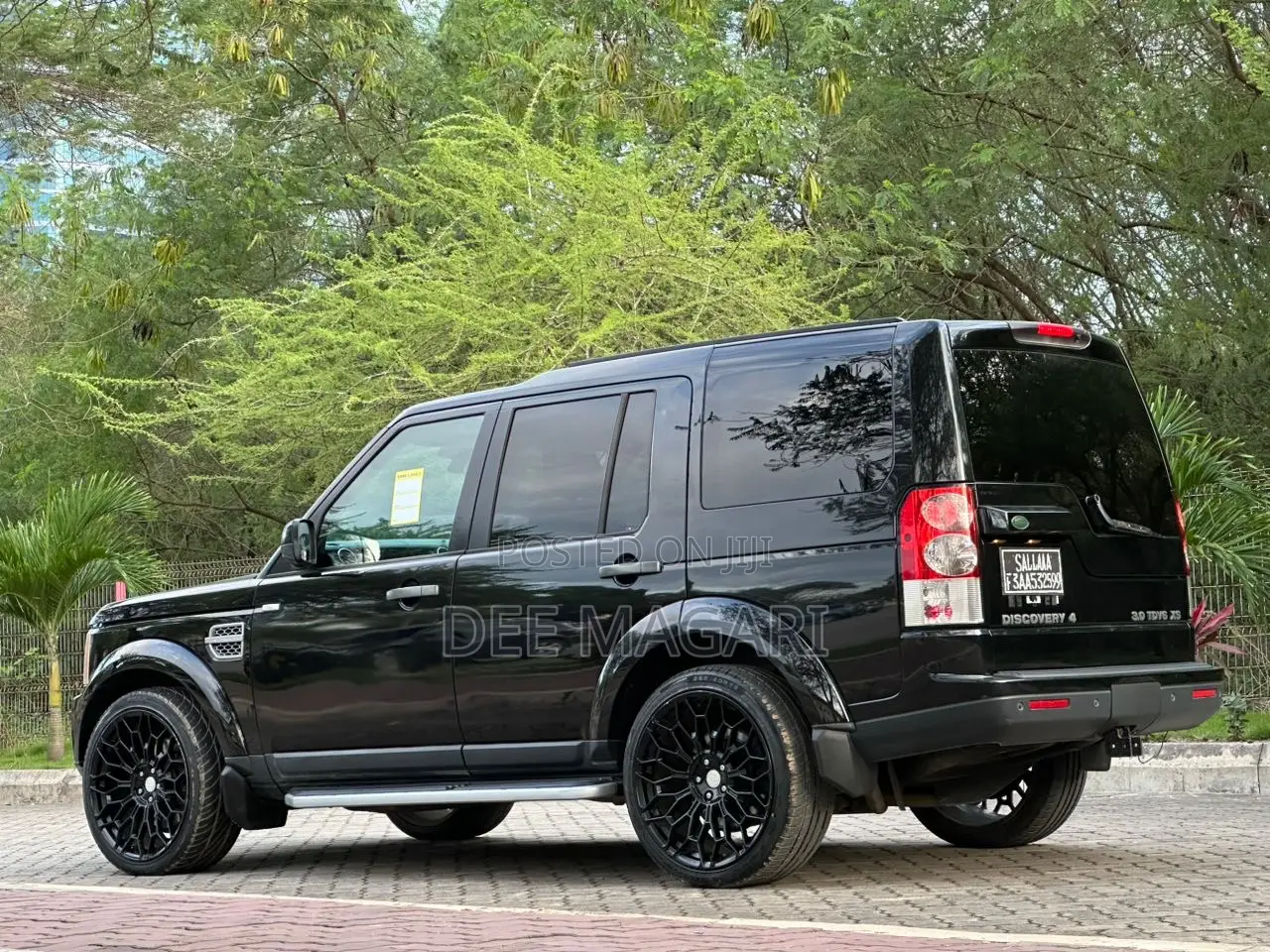 Land Rover Discovery 2010 Black