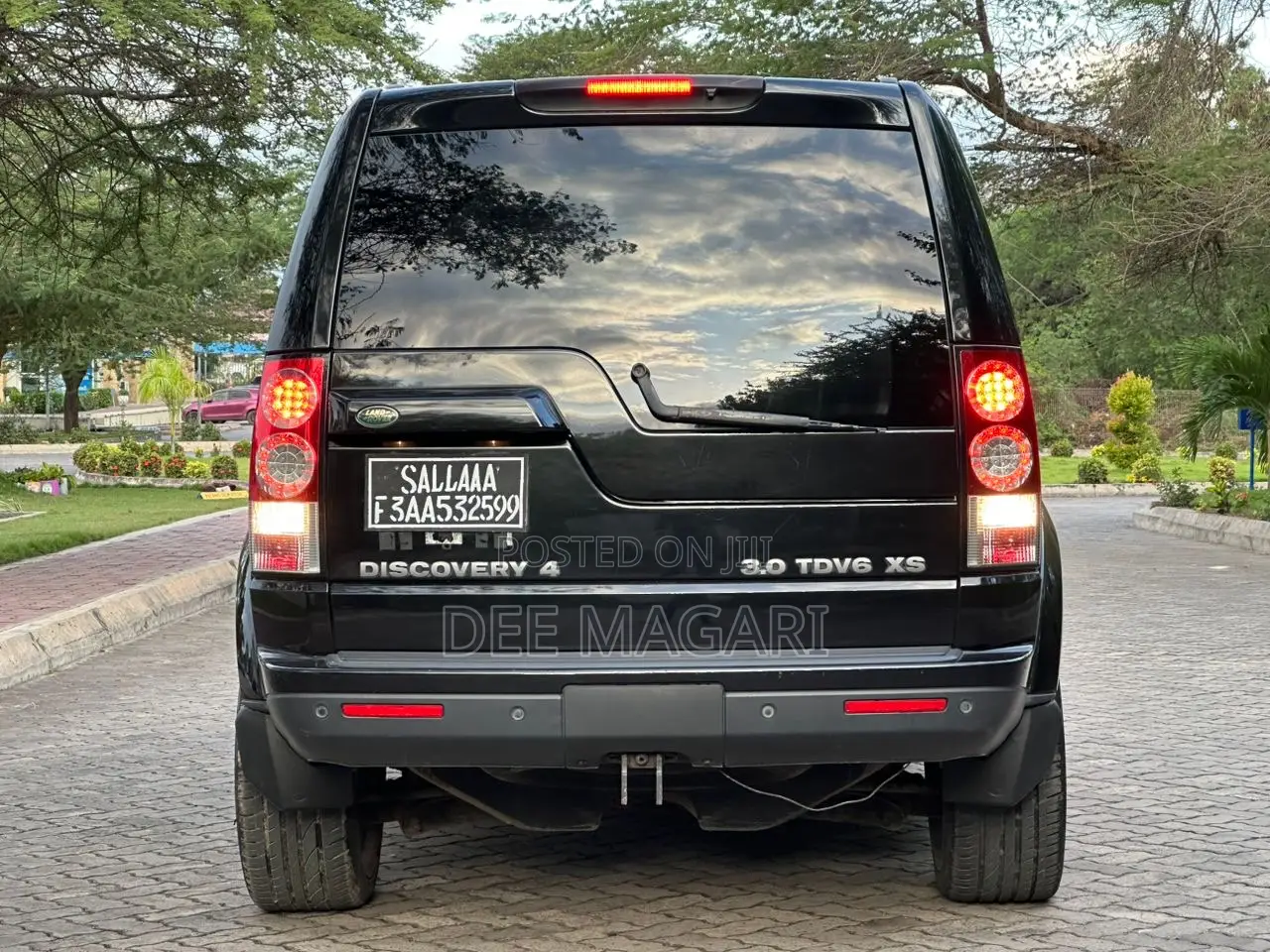 Land Rover Discovery 2010 Black