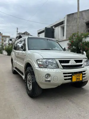 Mitsubishi Pajero 2005 White