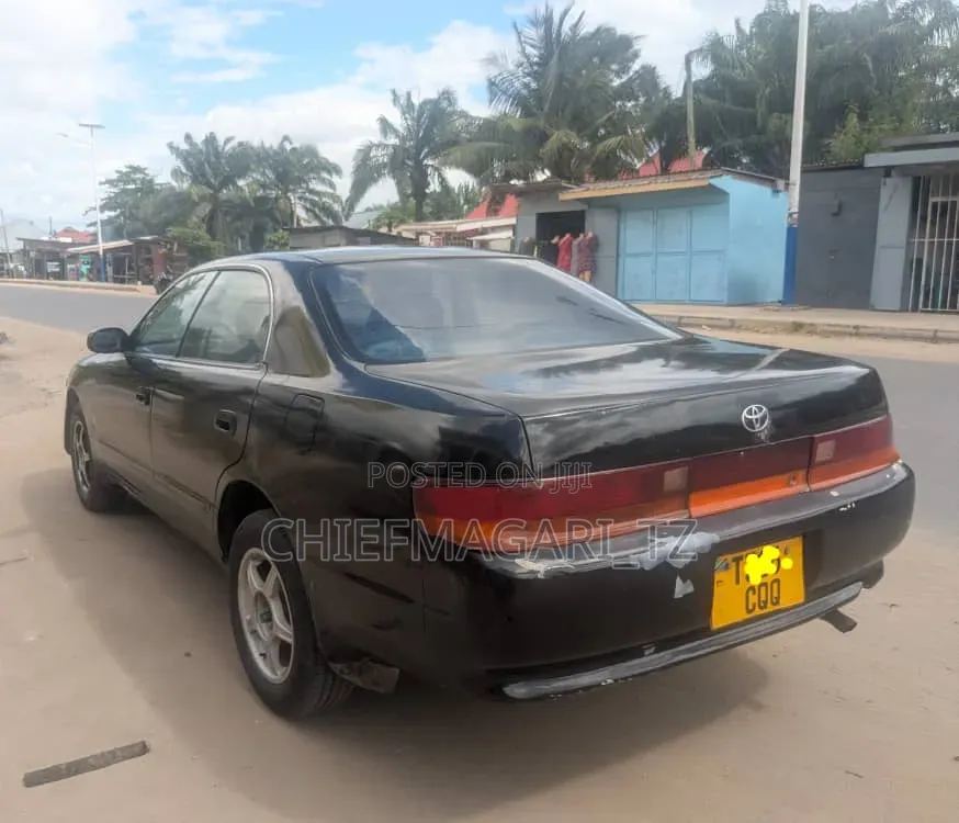 Toyota Chaser 2000 Black
