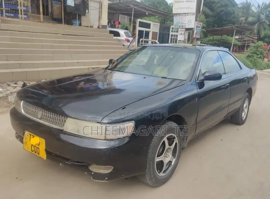 Toyota Chaser 2000 Black
