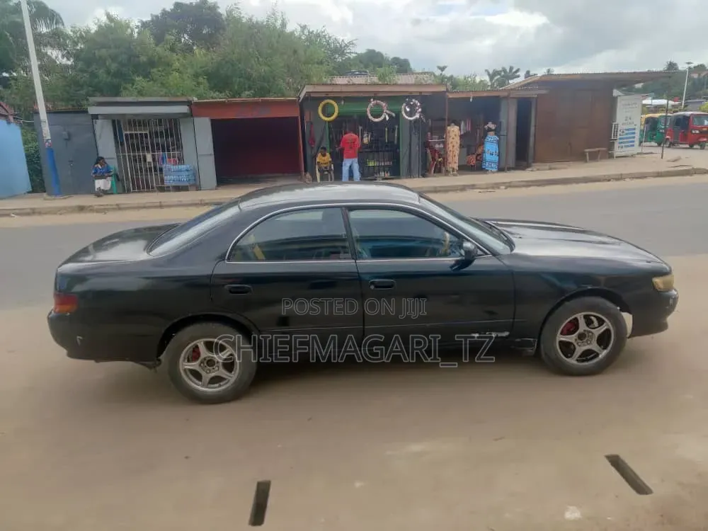 Toyota Chaser 2000 Black