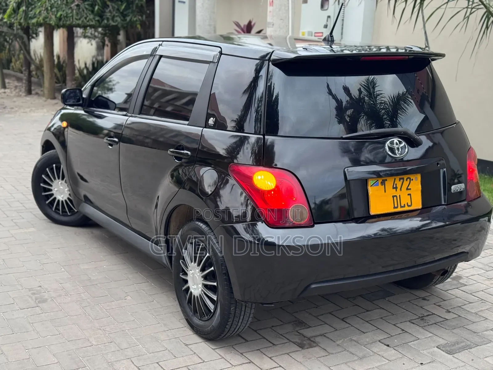 Toyota IST 2003