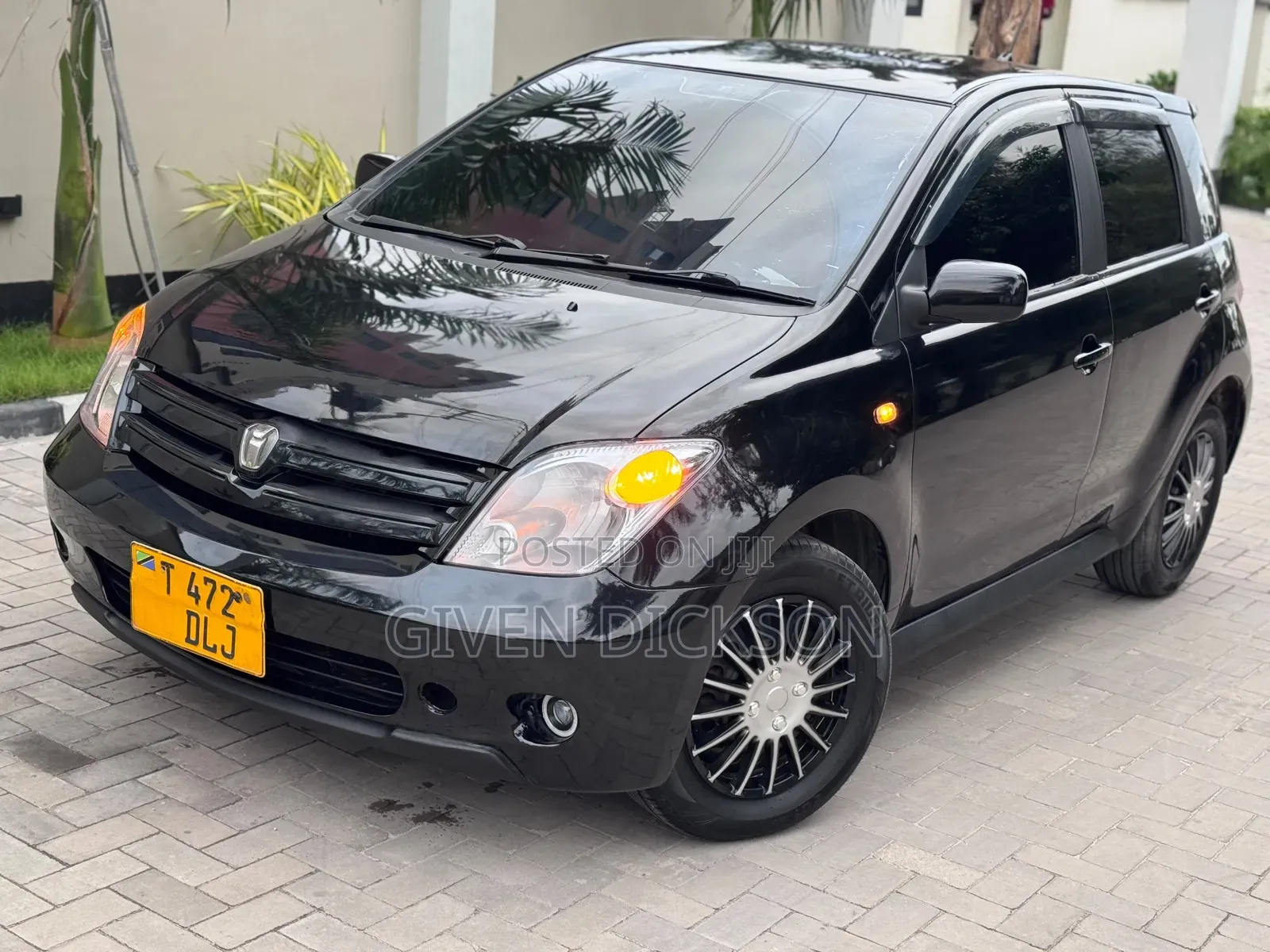 Toyota IST 2003
