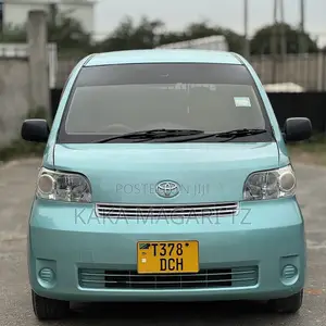 Toyota Porte 2007